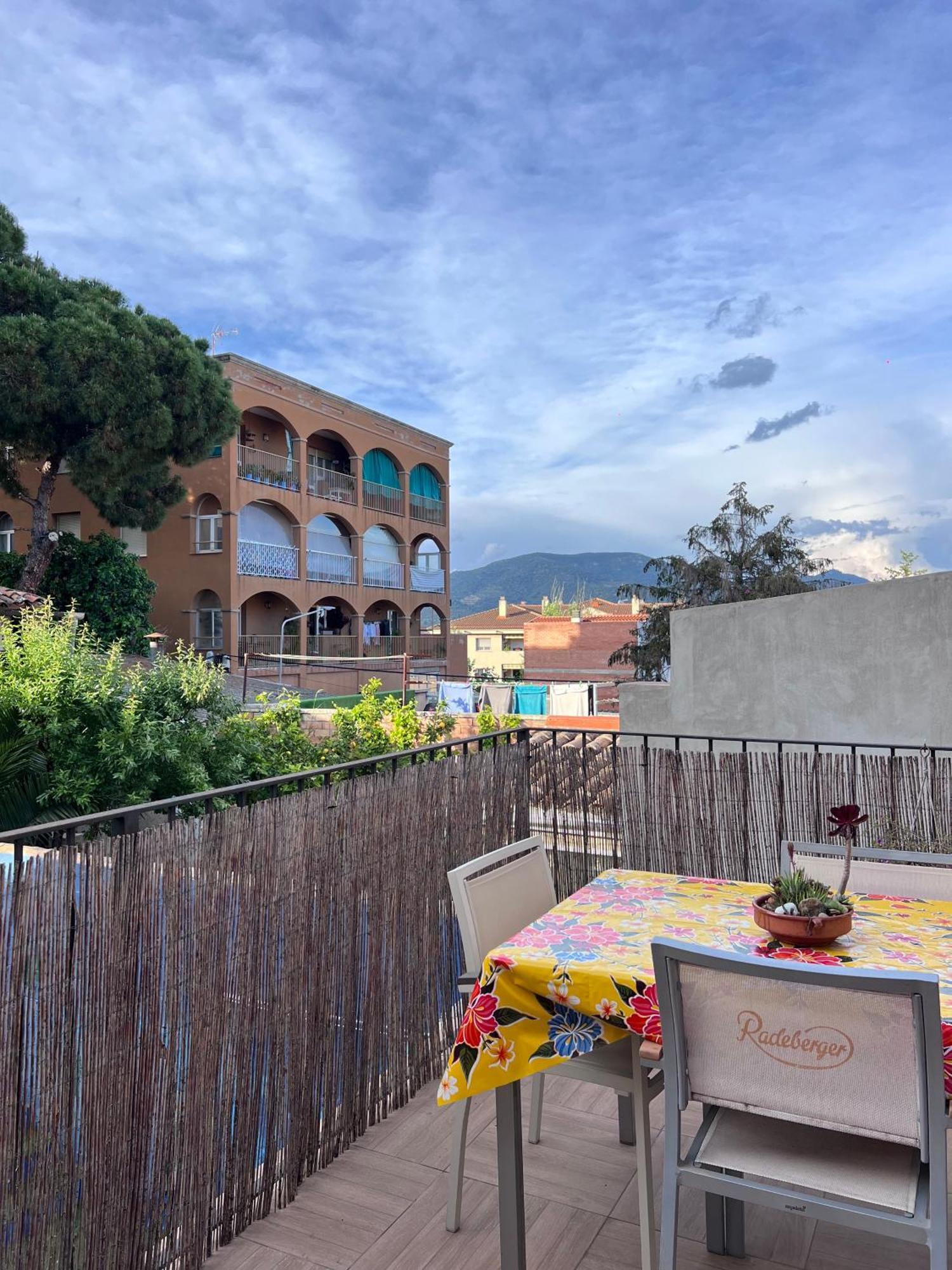 Alojamiento Con Encanto En Planta Superior Ideal Para Trabajo Y Escapadas Familiares En Montserrat Esparraguera Экстерьер фото